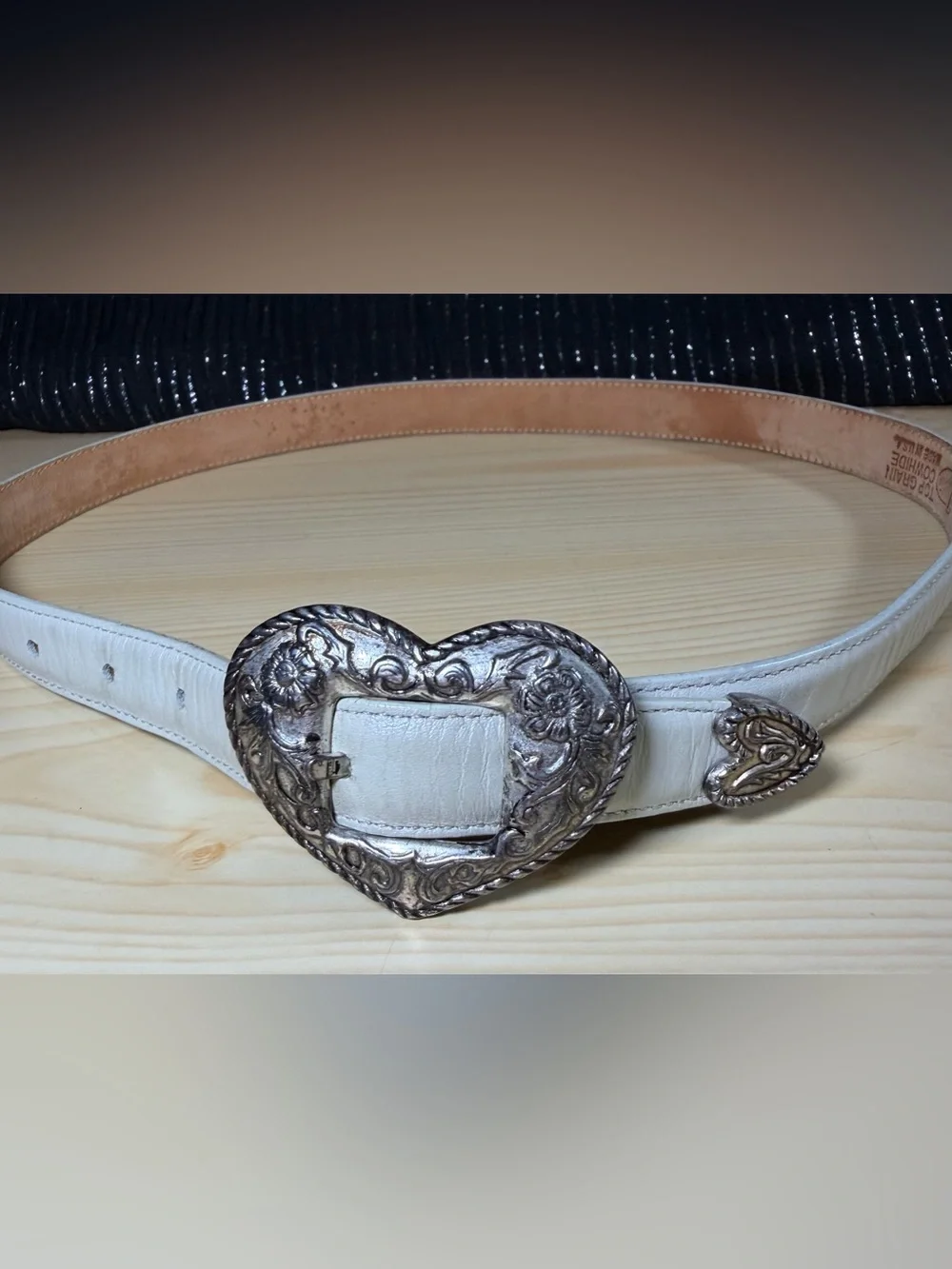 Justin Top Grain Cowhide Belt Size 28 1991 Heart Buckle Vintage 503PL Off-White